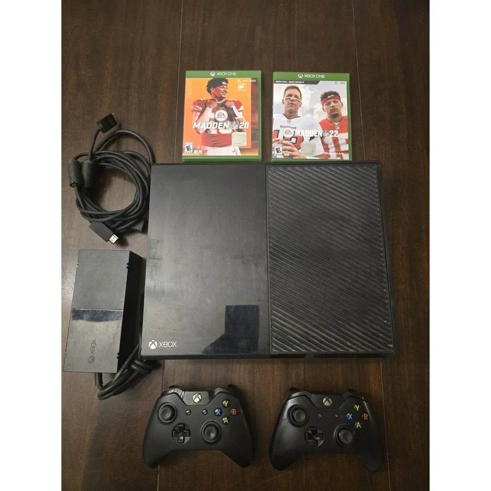 Microsoft Xbox One 1540 500GB Gaming Console With Controller & Cords Bundle